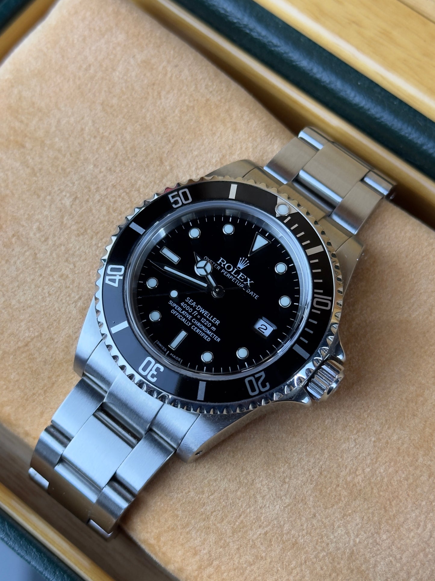 Rolex Sea Dweller 16600 Black Dial Full Set Pre Owned